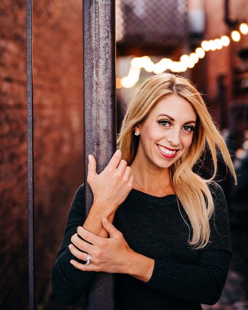 holistic health coach and nutritionist